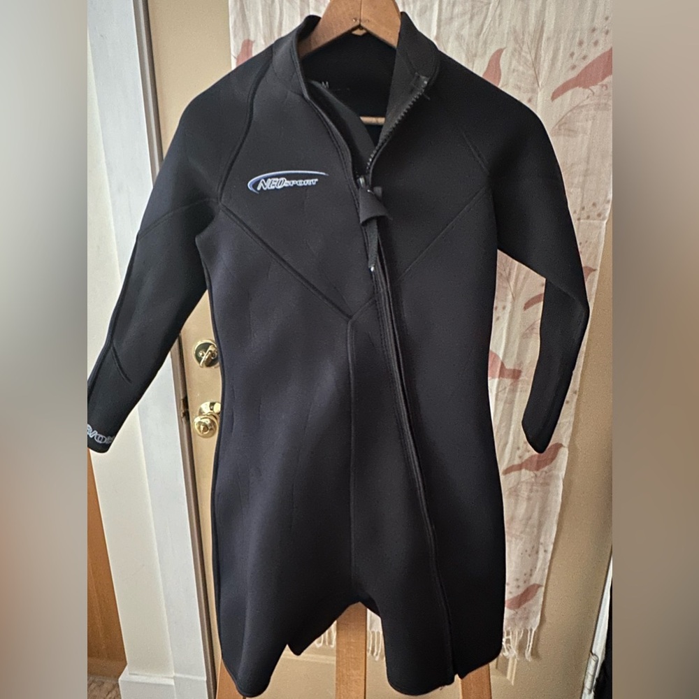 M Neosport full zip shorty long sleeved wetsuit